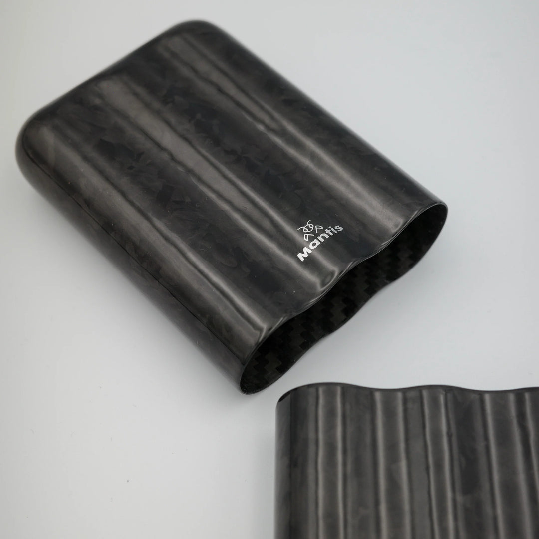 Mantis TrueCarbon Forged Gloss Cigar Case 3 Finger