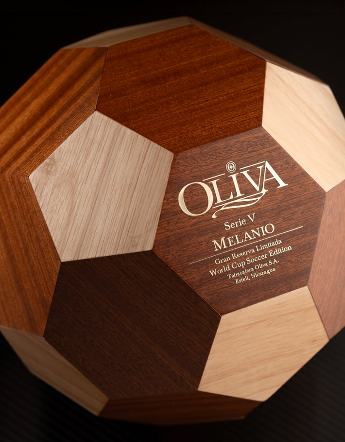 Oliva Serie V Melanio World Cup 2026 humidor
Football shaped cigar humidor
Oliva limited edition humidor
Oliva Melanio collector humidor
Premium World Cup cigar humidor