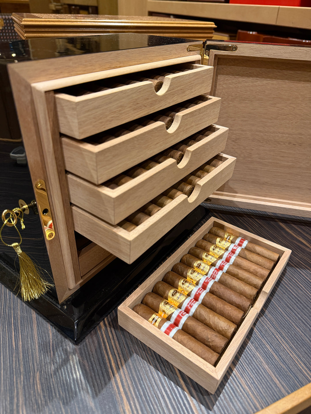 Por Larranaga Small Robustos Humidor cigars