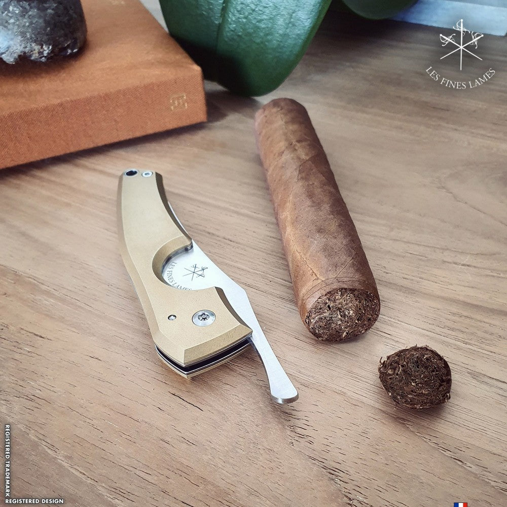 Les Fines Lames Le Petit - Brass, cigar accesories, cigar cutter, cigar knife