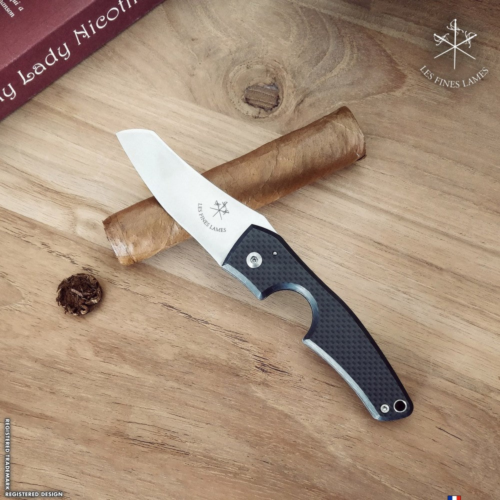 Les Fines Lames Le Petit - Carbon Fiber, cigar accesories, cigar cutter, cigar knife