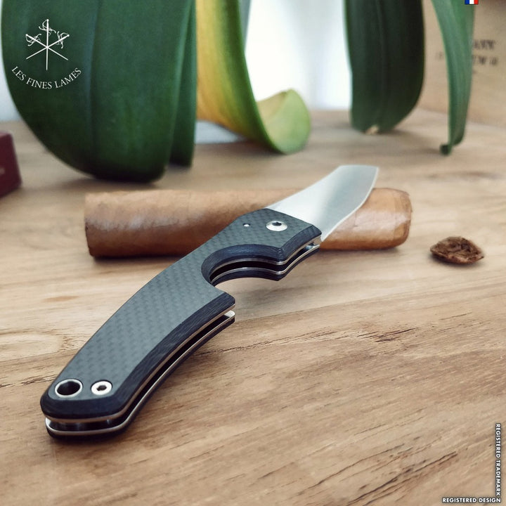 Les Fines Lames Le Petit - Carbon Fiber, cigar accesories, cigar cutter, cigar knife