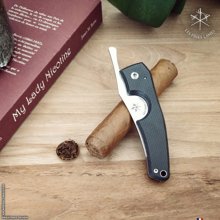Les Fines Lames Le Petit - Carbon Fiber, cigar accesories, cigar cutter, cigar knife